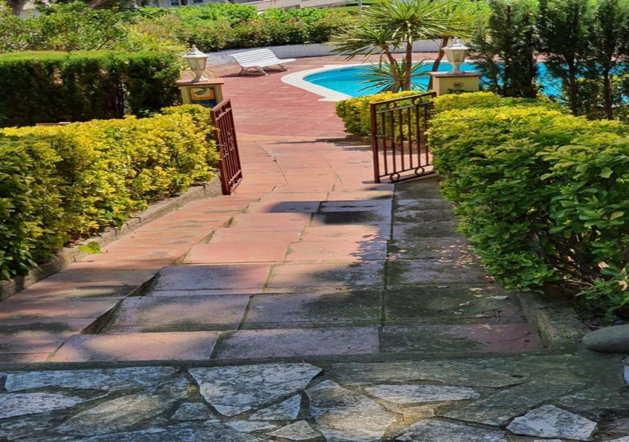 Apartamento Vacacional En Platja D'Aro サガロ エクステリア 写真